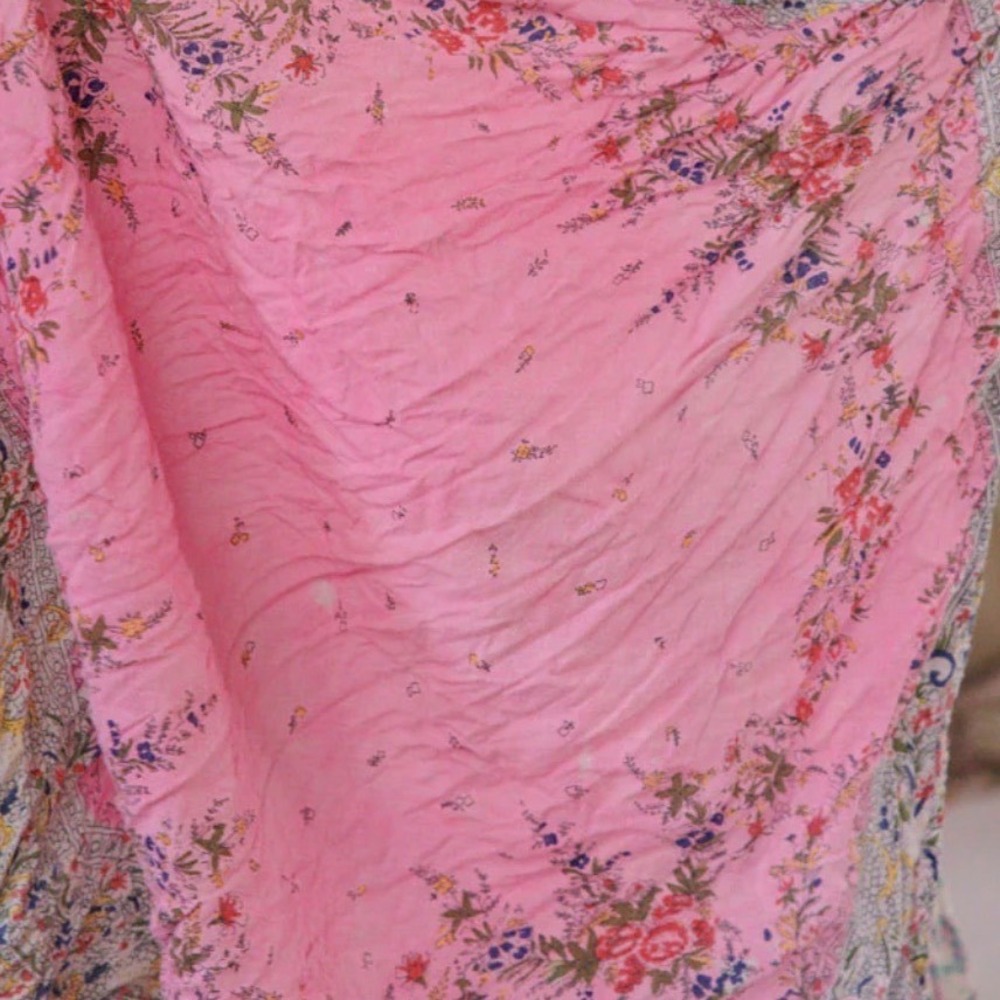 Magnolia Pearl 🩶💕 Pink Floral Scarf 🤎🤍Heart Tassles NWT - Picture 5 of 10